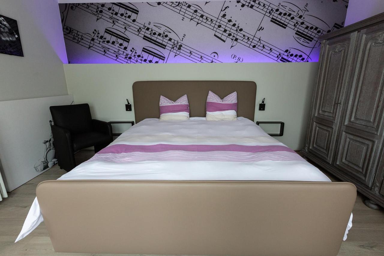 Bed 'N Blues **** Villa Halen Екстериор снимка